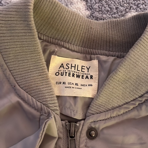 Cute light jacket - Picture 3 of 4